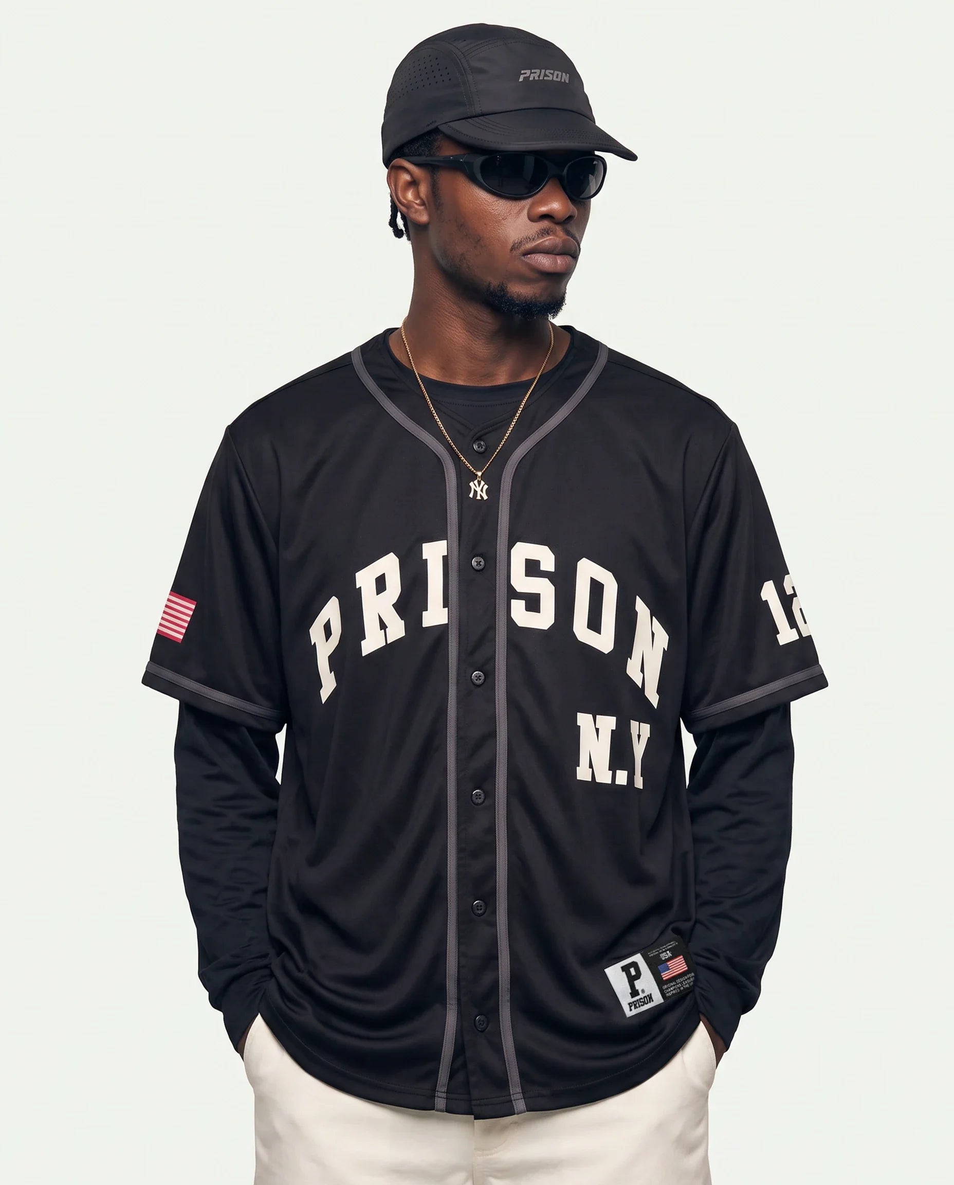 Look masculino de inverno com camisa de baseball PRISON® Queens NY 2