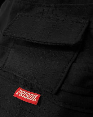 Bucket hat over new preto