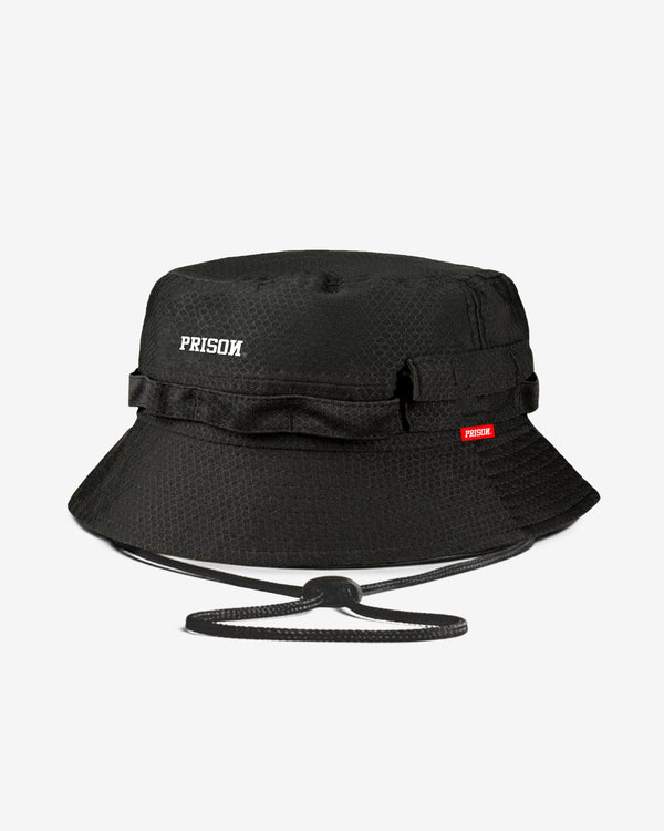 Bucket hat over new preto