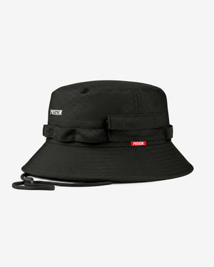 Bucket hat over new preto