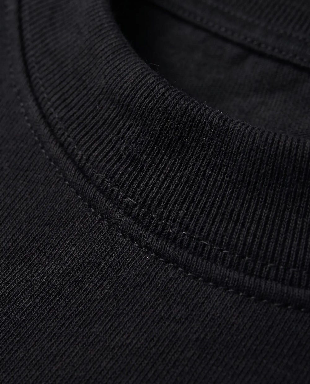 Camiseta oversized preta lisa boxy — frente
