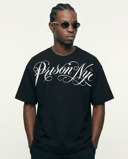 Camiseta Oversized NYC Script Preta — frente