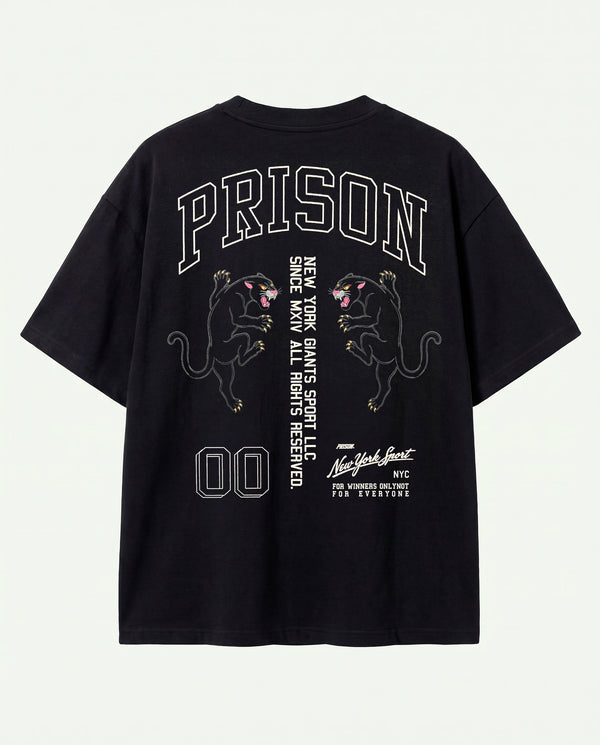Costas da camiseta oversized NY Varsity Prison preta com arco varsity e panteras.