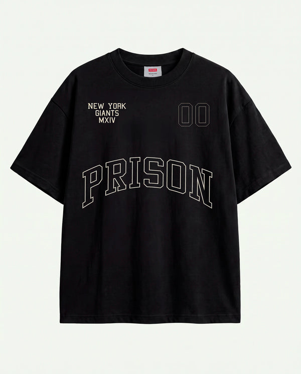 Camiseta oversized NY Varsity Prison preta estendida com arco em contorno no peito.