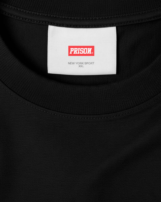 Camiseta logo prison vazado preta