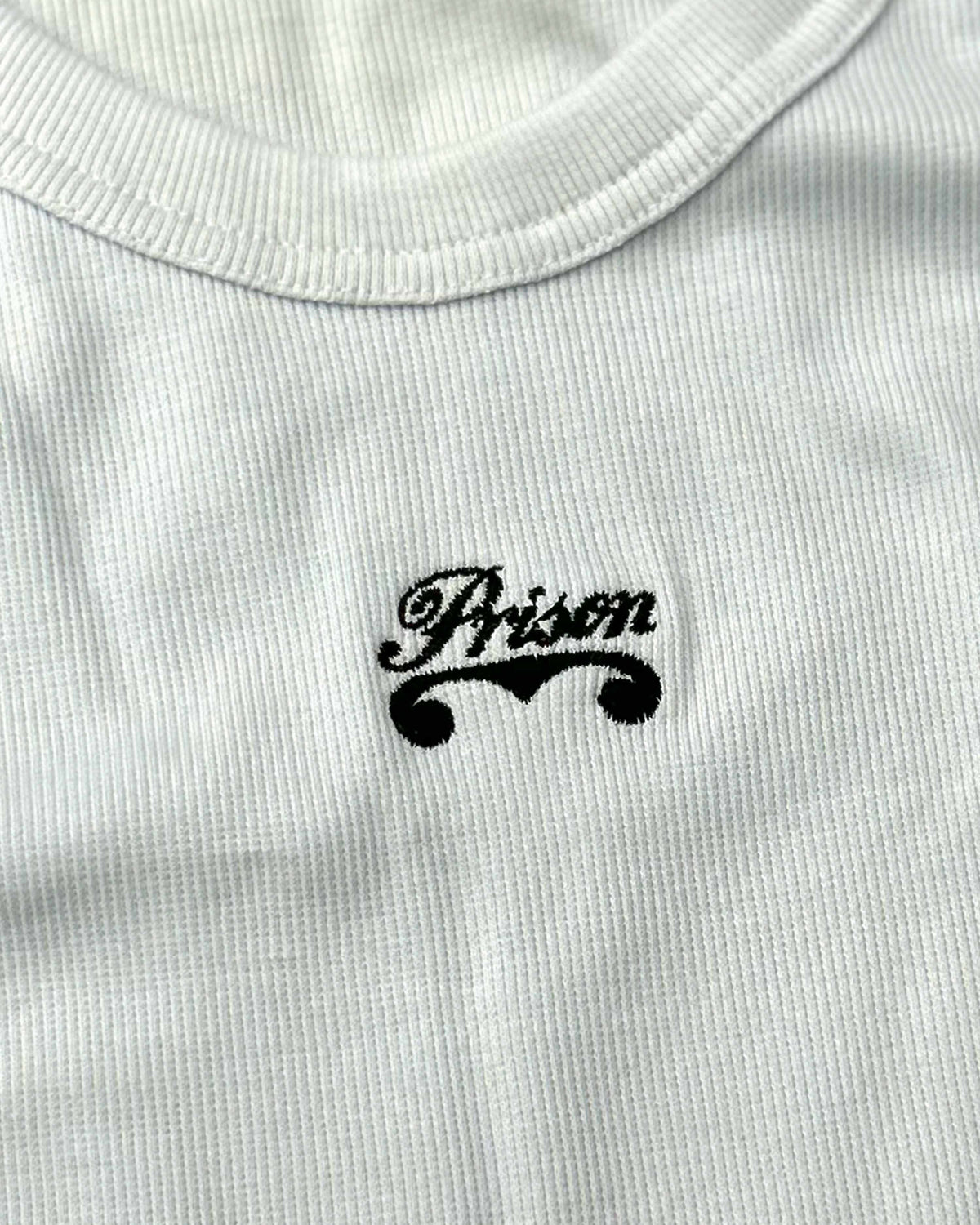 Regata canelada branca prison x mavericks