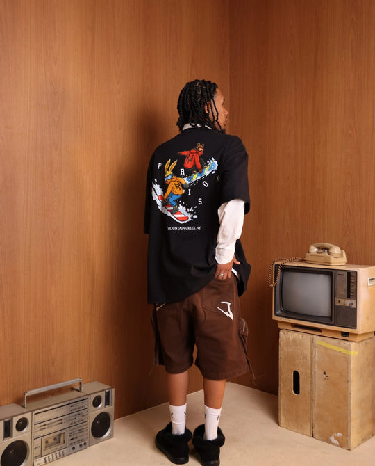 Camiseta oversized Mountain Creek NY preta PRISON® estampa nas costas
