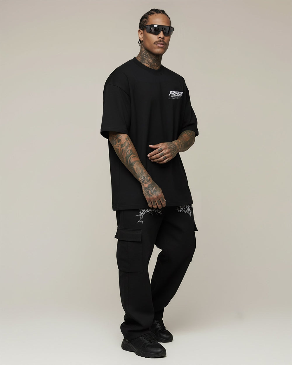 Camiseta oversized box essentials preta - Prison®Camiseta