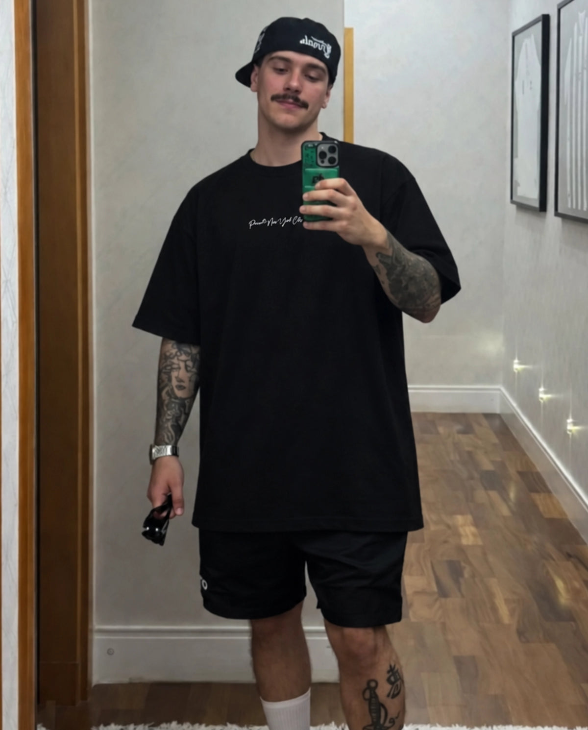 Camiseta Oversized Essencial NYC Preta