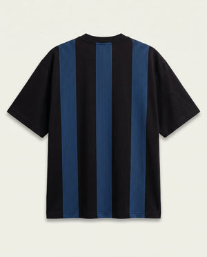 Costas da camiseta oversized listrada masculina Prison