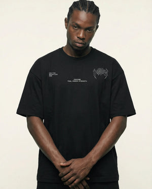 Camiseta Oversized Gothic Ascension Preta