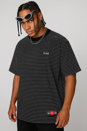 Camiseta Listrada Over Preta