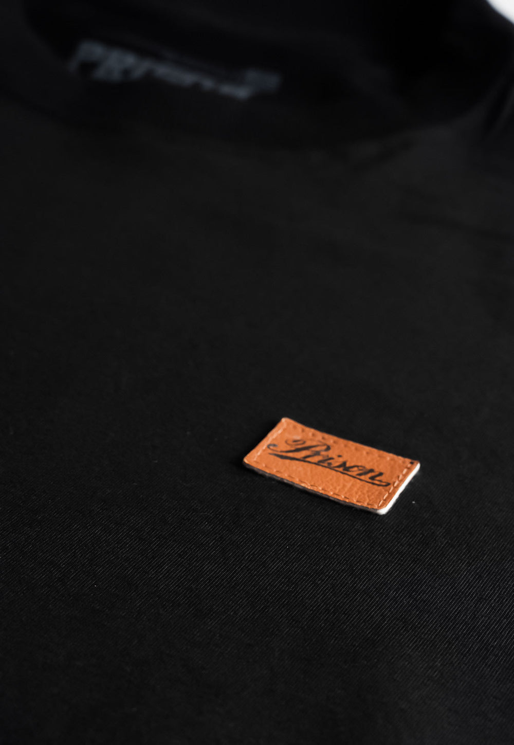 Camiseta Streetwear Logo Leather Preta