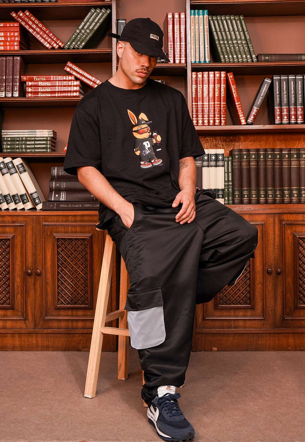 Camiseta Streetwear Rabbit Preta