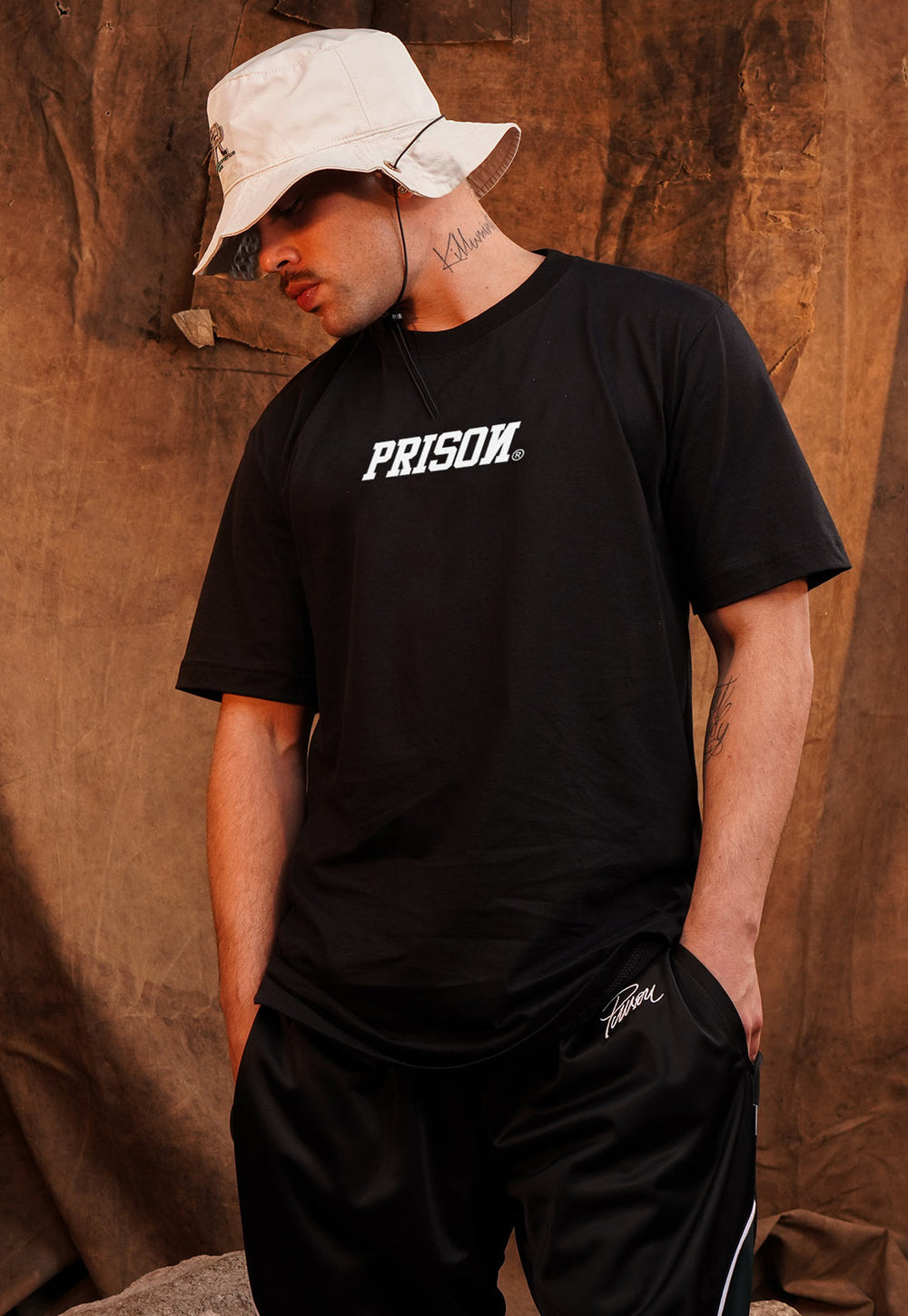 Camiseta Streetwear Oversized Logo Bold Preta