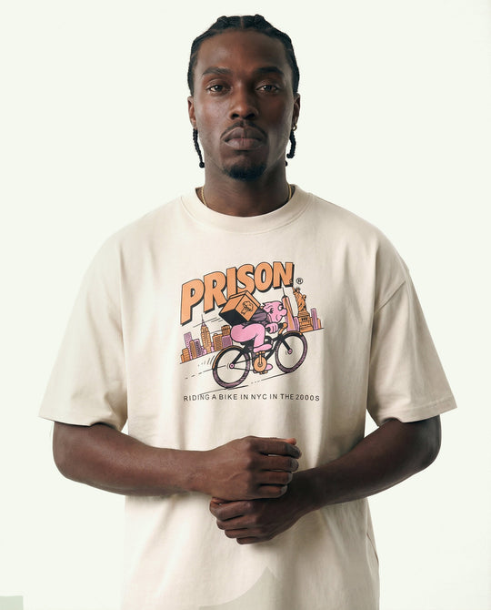 Camiseta oversized NYC Bike Vintage off-white PRISON® vista frontal