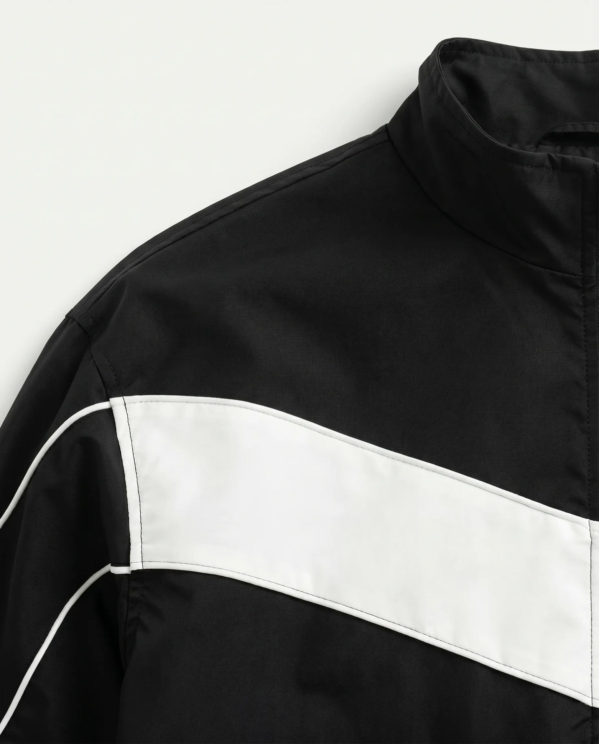 Corta Vento Prison Track Vector | Black Edition