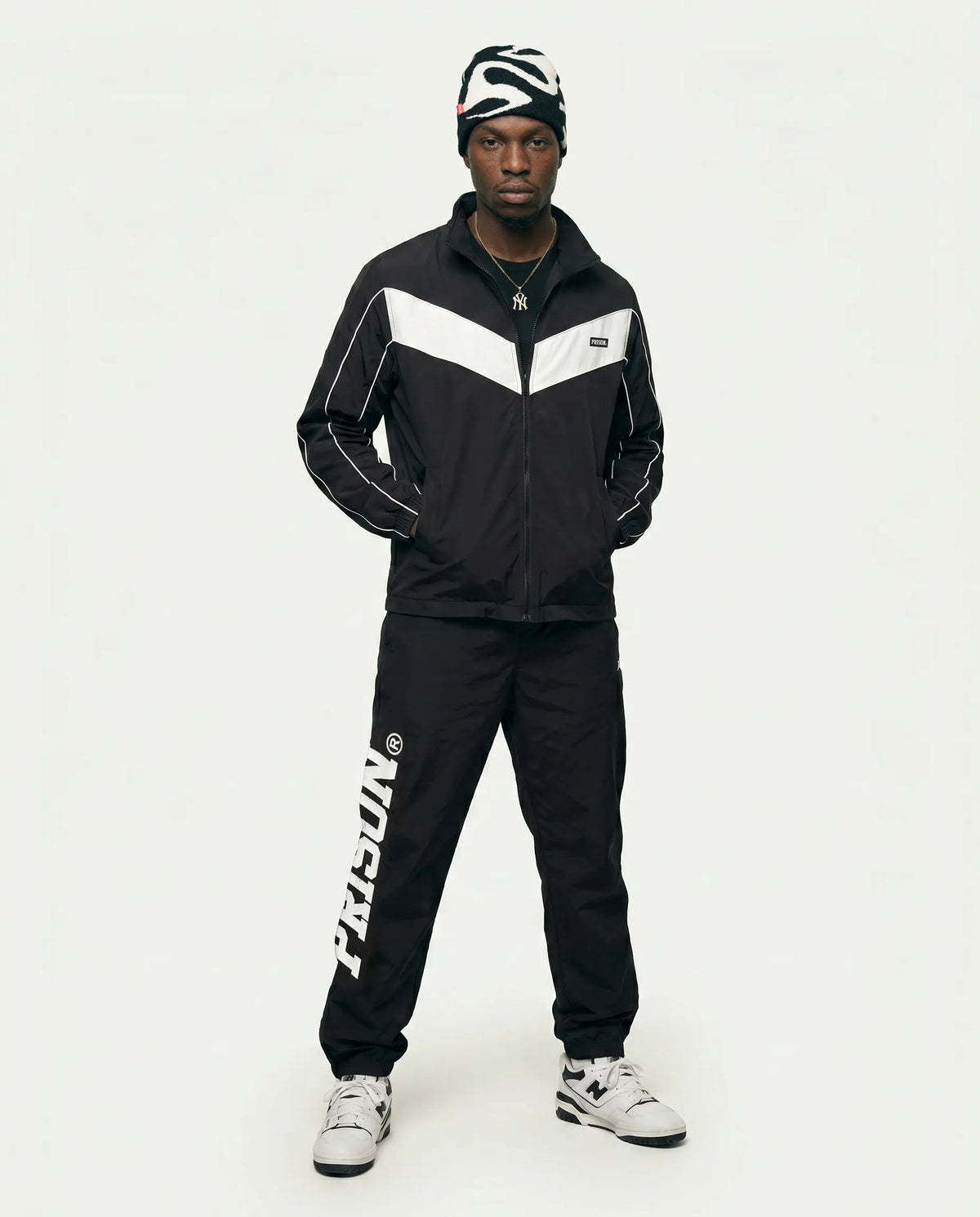Corta Vento Prison Track Vector | Black Edition