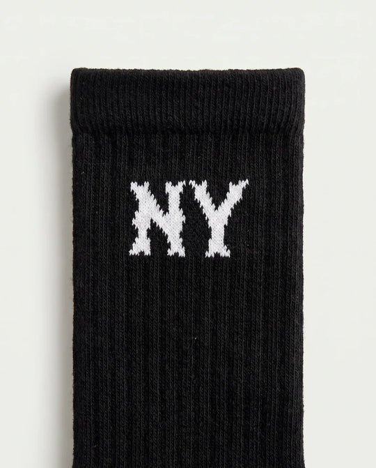 Par de meias cano alto masculinas pretas New York Prison