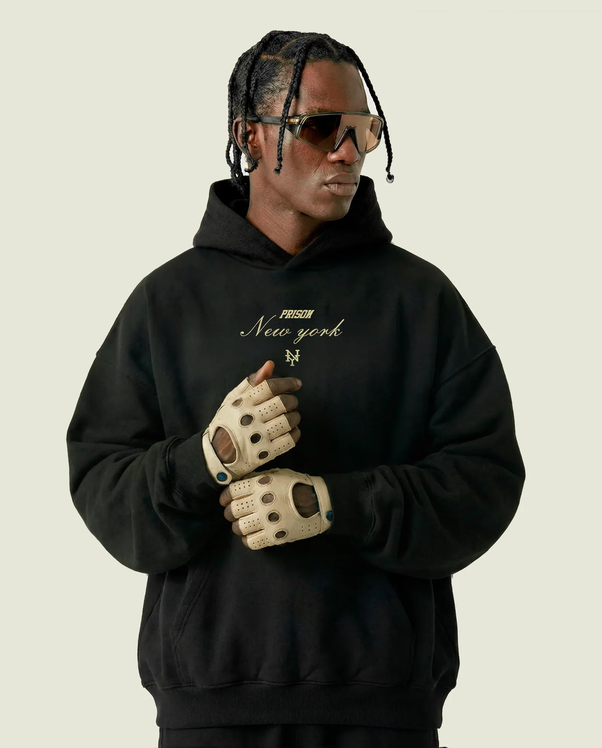 Moletom com capuz masculino preto New York Prison de três quartos