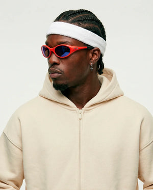 Detalhe lateral do moletom com zíper masculino off white New York Prison