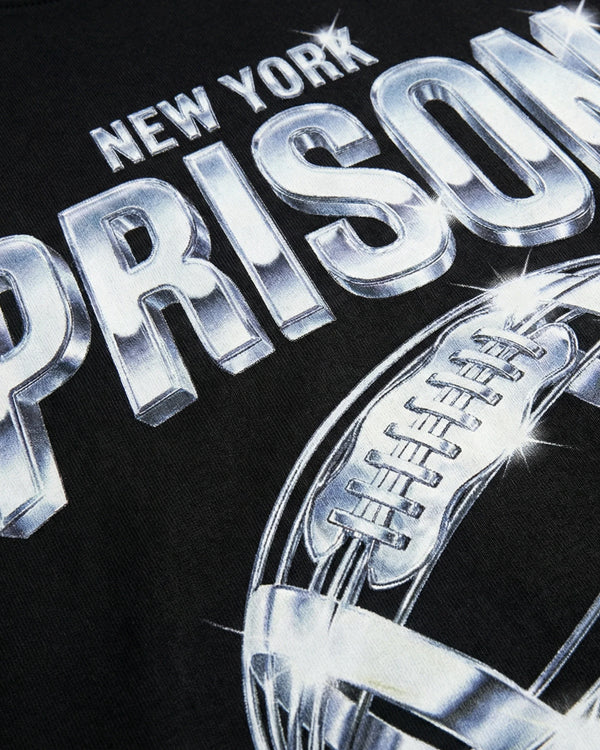 Camiseta oversized New York Football Chrome preta PRISON® detalhe da estampa