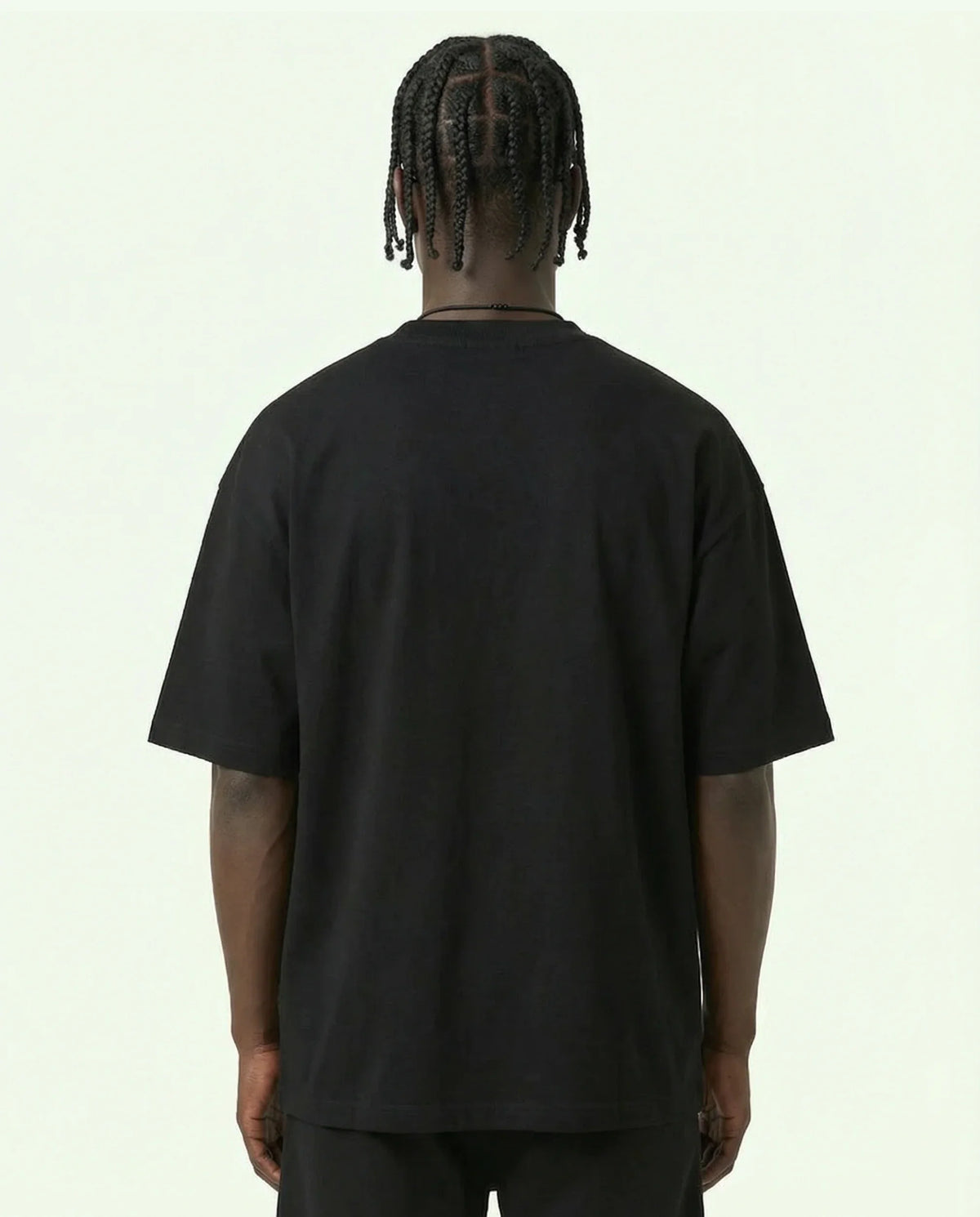Camiseta oversized 24 Champs Basketball preta PRISON® no modelo vista das costas