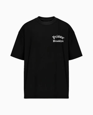 Camiseta oversized Brooklyn Back Print preta PRISON® vista frontal