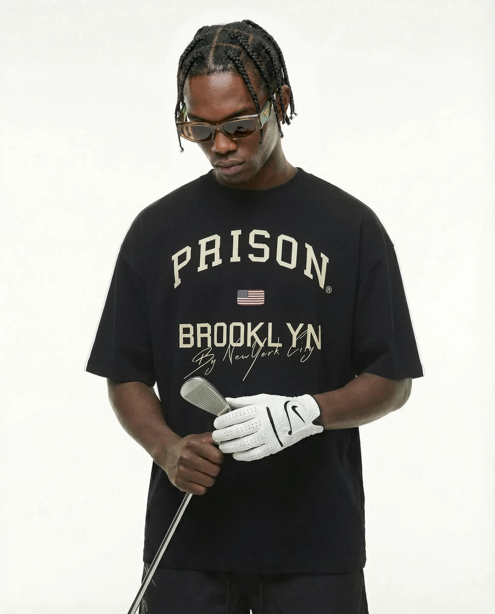 Camiseta oversized Brooklyn Classic preta PRISON® no modelo estilizada