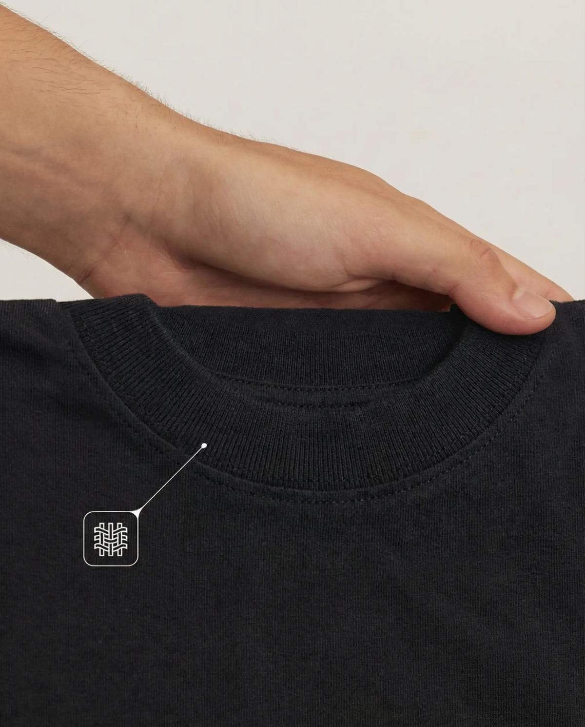 Camiseta oversized Prison in New York preta PRISON® detalhe da gola