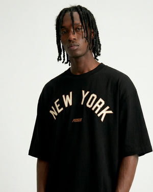 Camiseta Streetwear Stadium Arch Preta