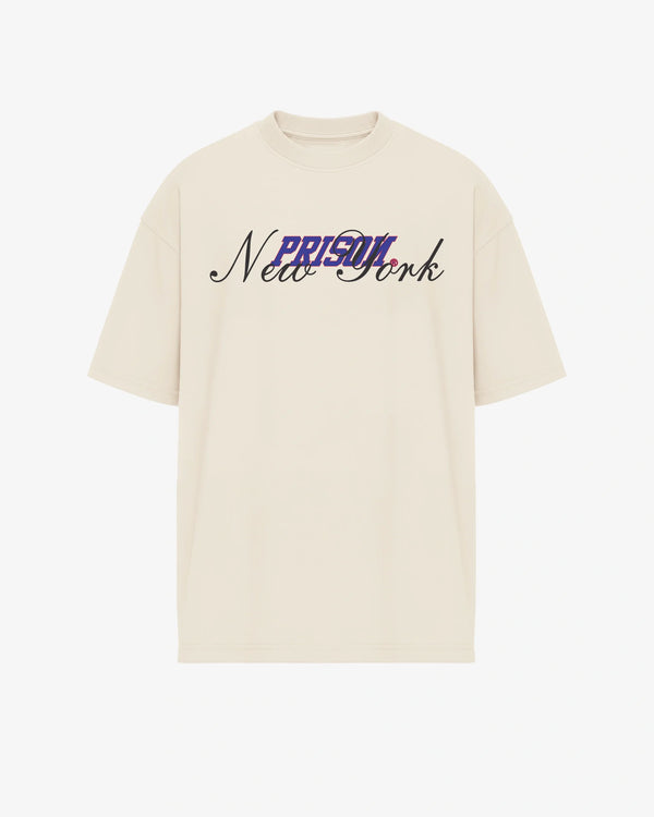 Camiseta oversized New York Script off-white PRISON® vista frontal