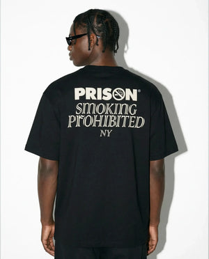 Camiseta oversized NY Minimal Logo preta PRISON® frente e costas