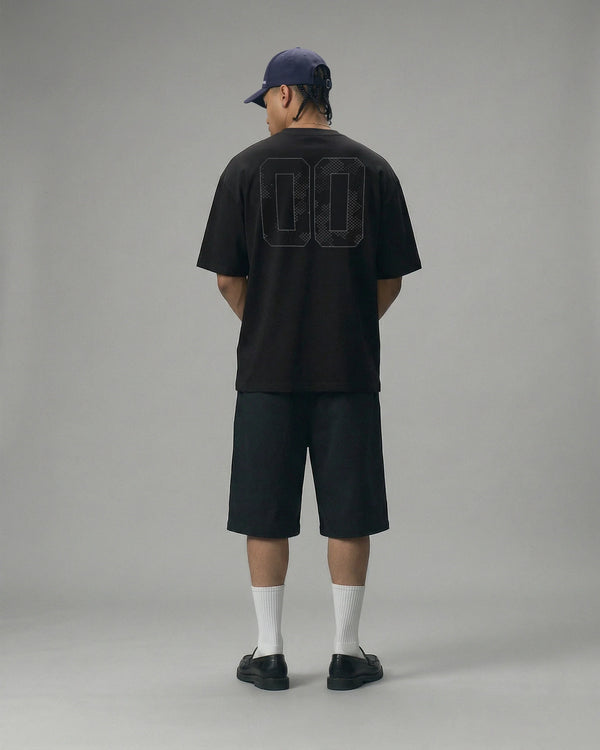 Camiseta oversized Football 00 preta PRISON® detalhe da estampa das costas