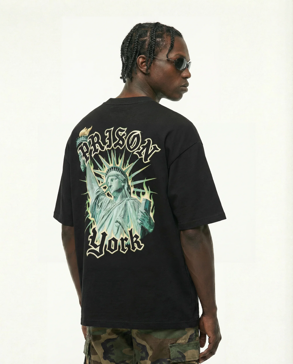 Camiseta oversized Estátua da Liberdade York preta PRISON® estampa nas costas