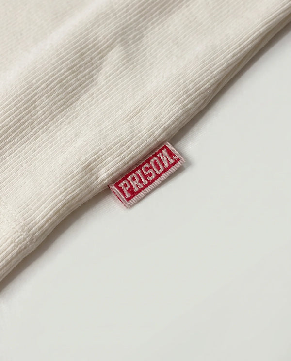 Etiqueta oficial PRISON na regata canelada off white