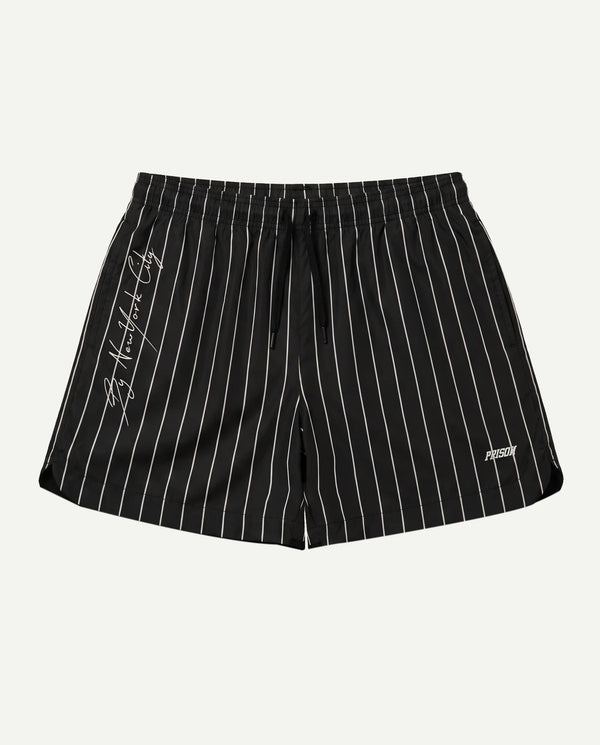 Short preto masculino New York Prison com assinatura vertical na perna