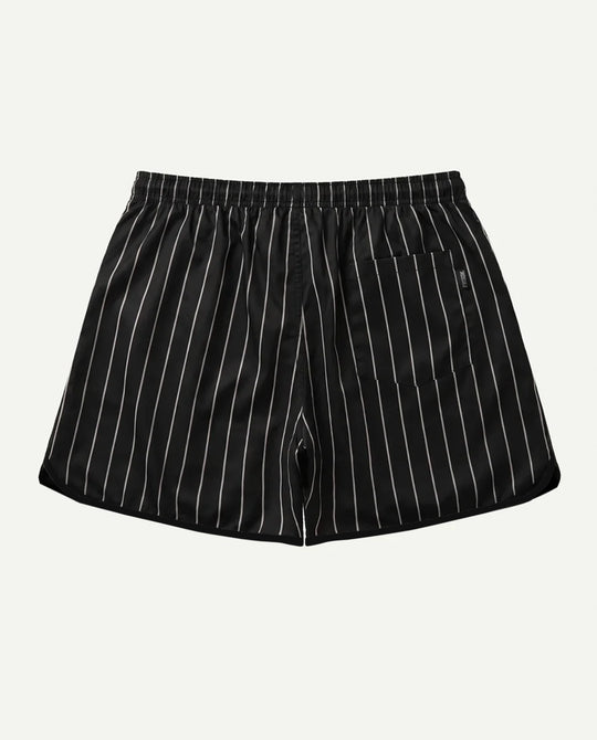 Short preto masculino New York Prison com assinatura vertical na perna