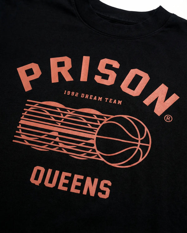 Camiseta oversized Queens Baseball preta PRISON® detalhe da estampa